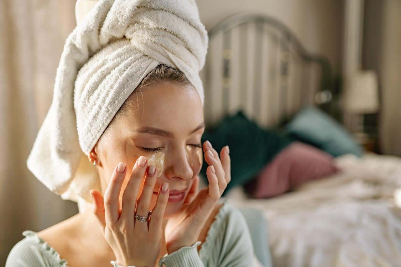 Jakie są przyczyny suchej skóry na twarzy? To musisz wiedzieć!
